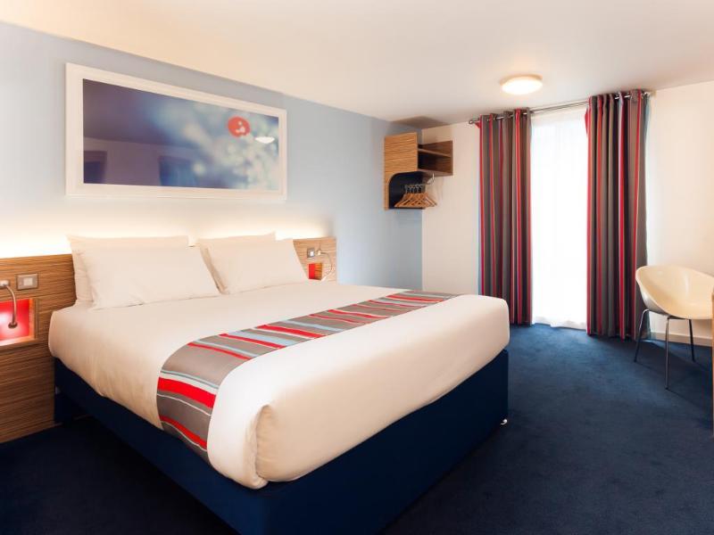 Travelodge Maidenhead Central Exterior photo